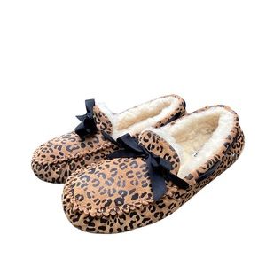 UGG Chestnut Dakota Leopard Bow Suede Moccasin Slippers (Size 9)